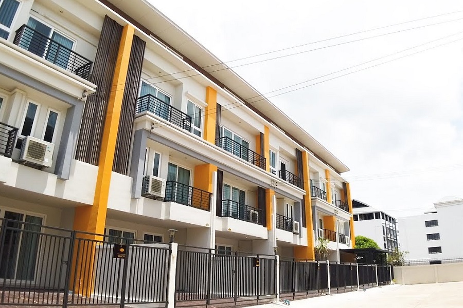 Suvarnabhumi-Town-Huatakhe