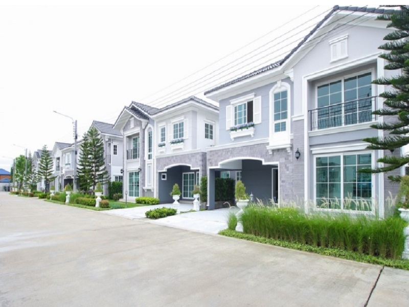 Golden-Neo-2-Ramintra-Wongwaen