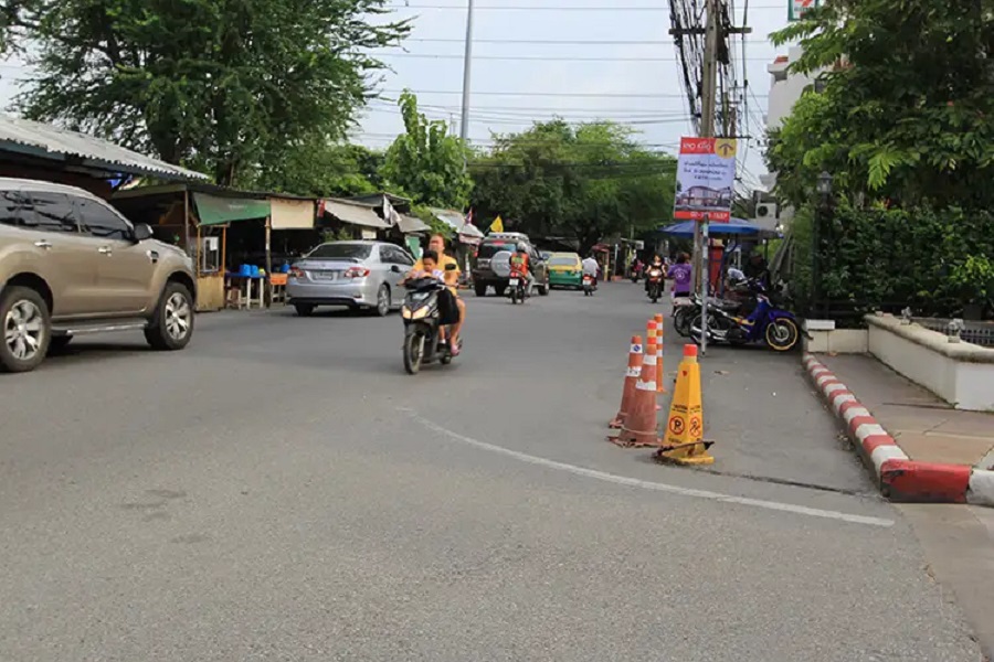 ชวนชื่นเทพารักษ์-ศรีนครินทร์