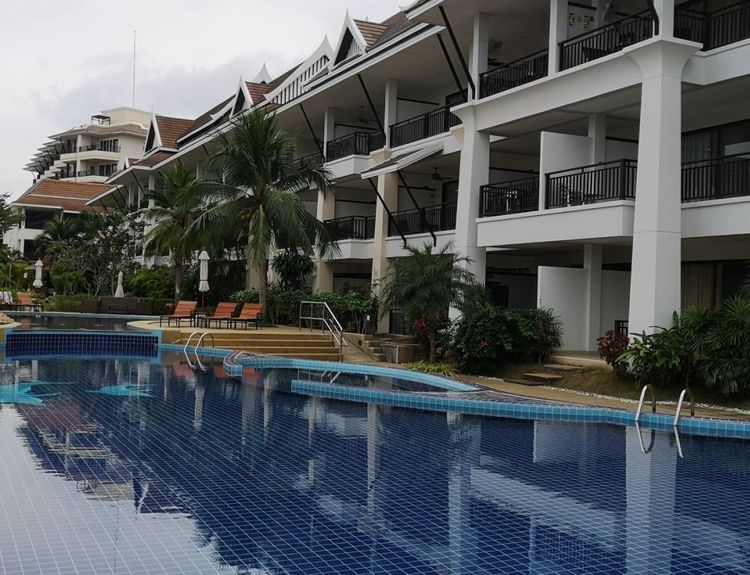 Sunrise-Beach-Resort-and-Residence