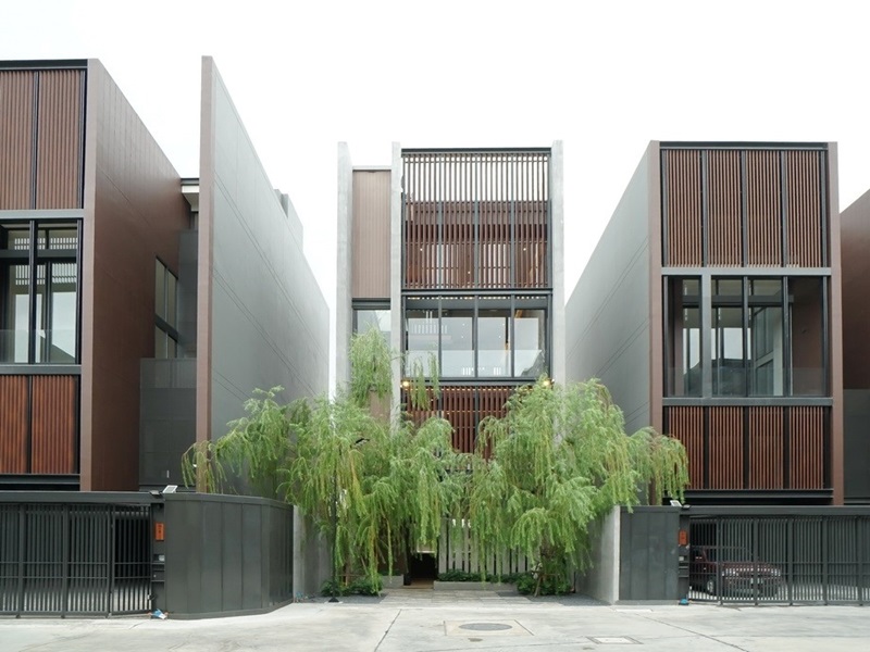 Baan-U-Charoen-Town-In-Town